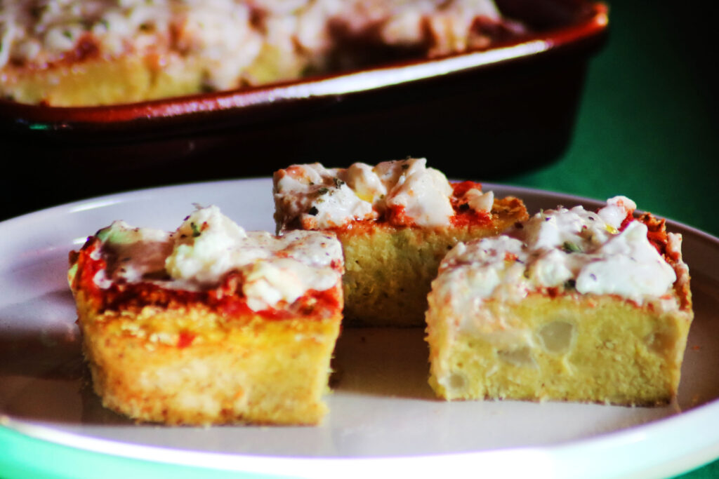 Pizza di broccolo con pomodoro e burratina