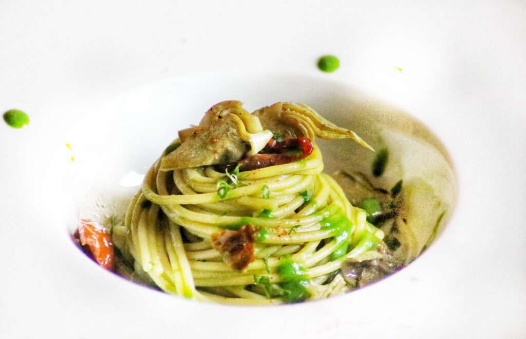 Pasta con carciofi e aglio di Nubia